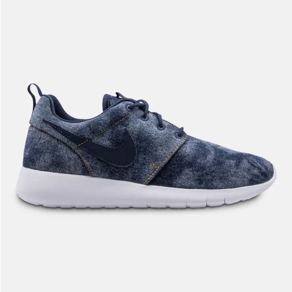 Nike Roshe denim dyed lace up sneakers
